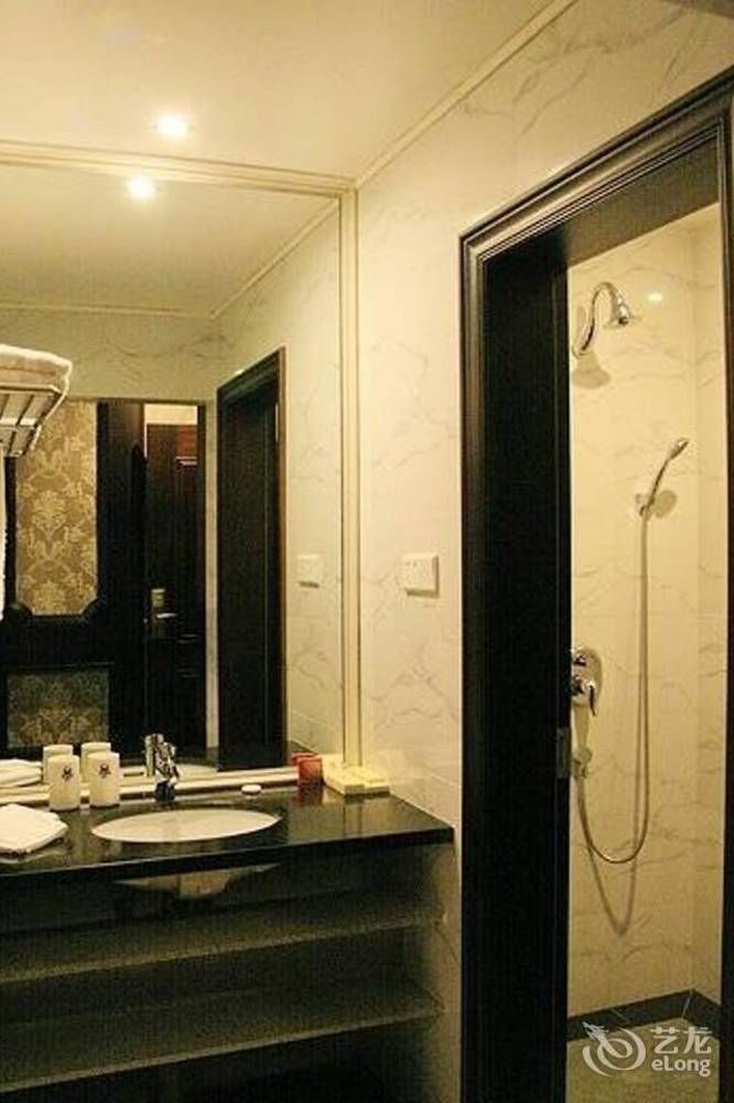Big Apple Hotel Shantou Exteriör bild